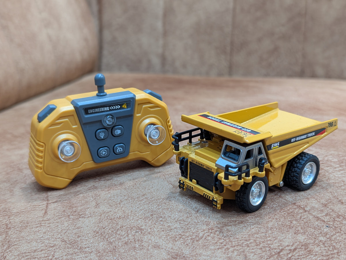 1:64 RC Speed-Regulating Alloy Model Dump Truck